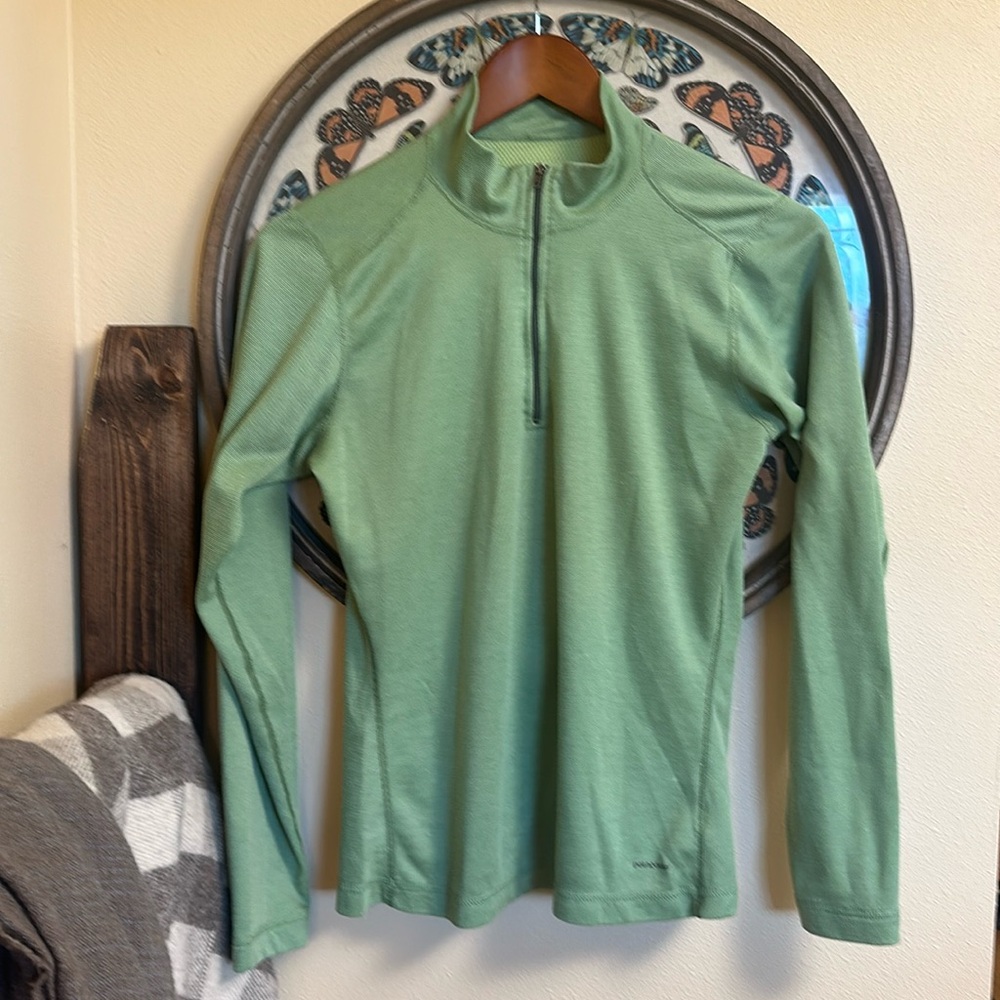 Patagonia LS green shirt  sz M